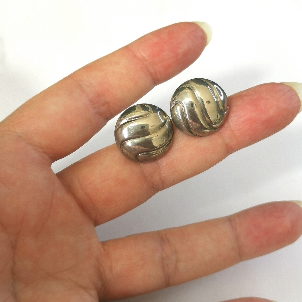 Vintage 80s button earrings silver - Picture 3 of 4